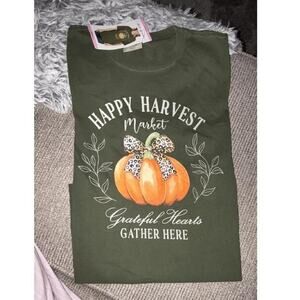 State Of Mine Olive Green Happy Harvest Market Pumpkin Graphic T Shirt SZ S‎ NWT